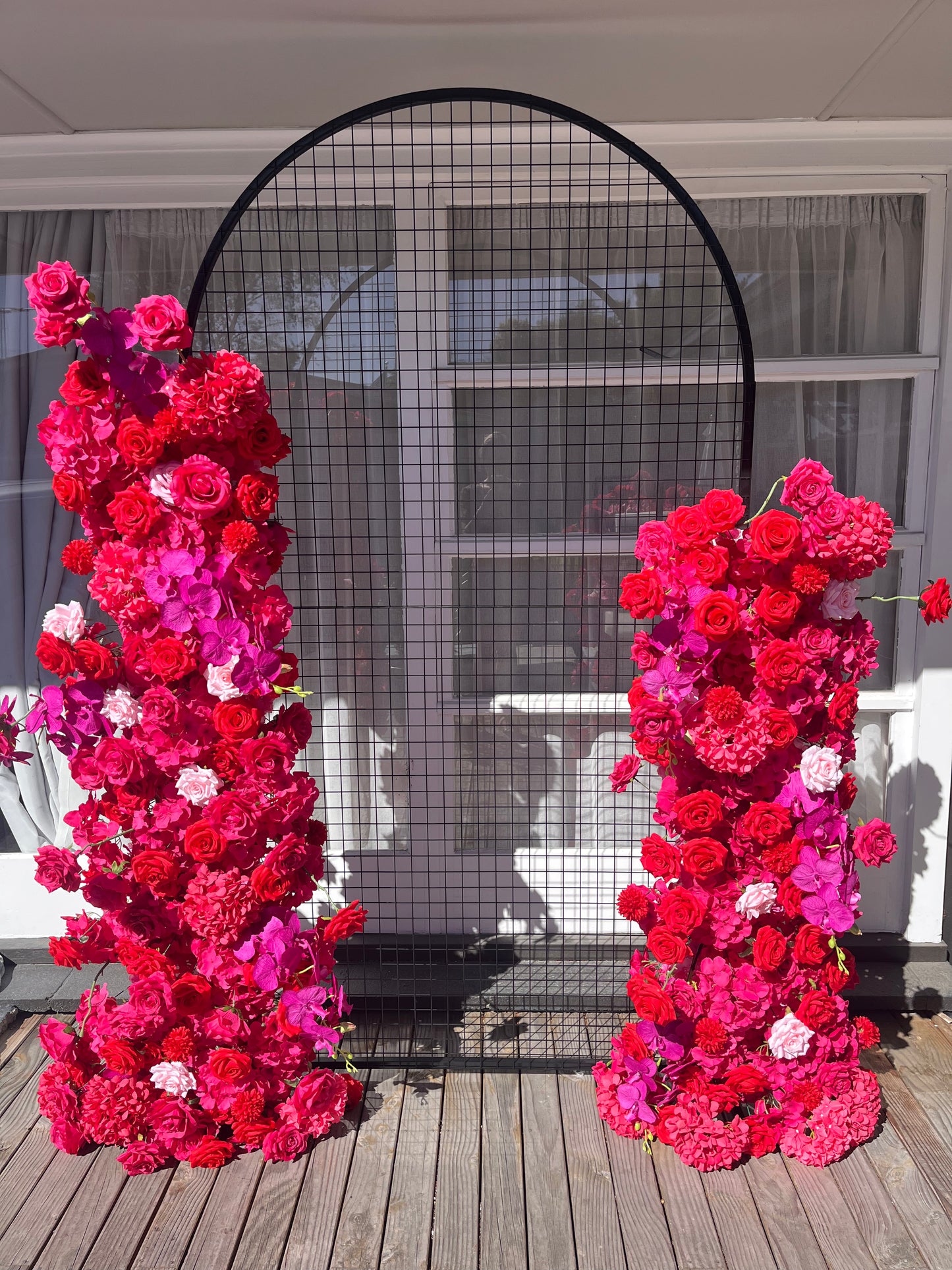 The Brooklyn - Black Arched Backdrop